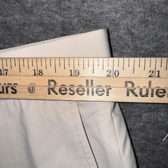 Johnnie-O Men Mulligan Performance Woven Short Golf Chino Stone Beige Sz 40 NEW - Picture 6 of 10